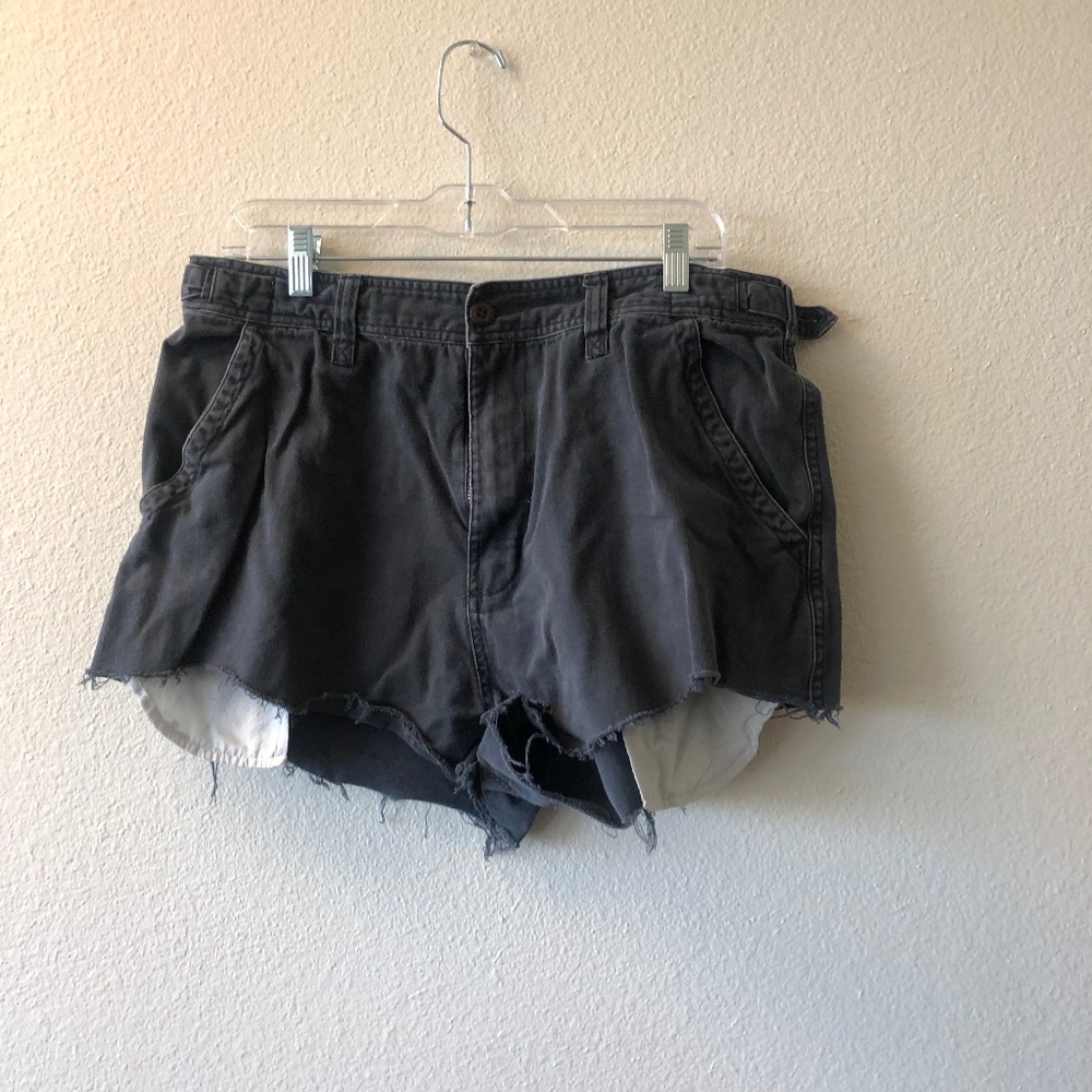 Cutoff shorts